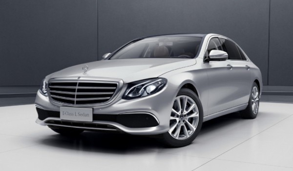 奔馳e級買什么顏色好看 北極白配色十分好看(運(yùn)動又時(shí)尚)