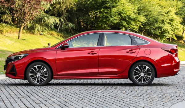 長安逸動(dòng)油耗多少錢一公里 油耗一公里僅6毛錢