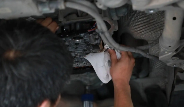 變速箱油多長時間換一次 一般每2年或4萬公里更換