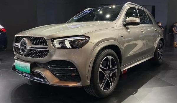 奔馳suv全部車(chē)型價(jià)格 在售的、停售的車(chē)型共有29款（最低報(bào)價(jià)27萬(wàn)起）