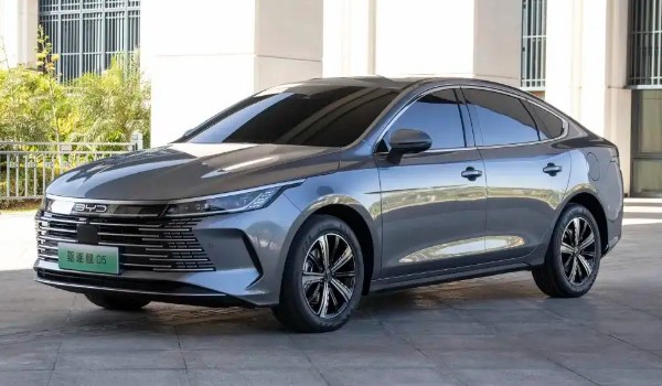 比亞迪驅(qū)逐艦05落地價(jià)明細(xì) 驅(qū)逐艦05僅11萬(wàn)一臺(tái)(落地12萬(wàn))