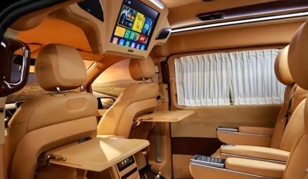 傲旋和奔馳什么關系 是奔馳輕型商務車的合作伙伴