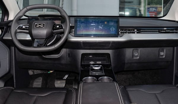 愛馳u5純電動汽車怎么樣 續(xù)航可達(dá)503km(車身長達(dá)4.6米)