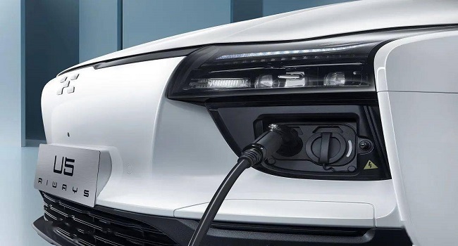 愛(ài)馳u5純電動(dòng)汽車充電口怎么打開(kāi)，用應(yīng)急解鎖不用慌