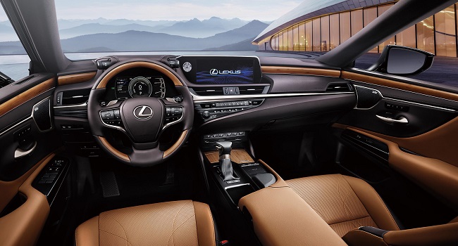 雷克薩斯ES怎么樣，見到車腳都提不動(dòng)了