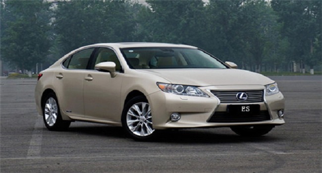 雷克薩斯ES怎么樣，見到車腳都提不動(dòng)了