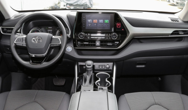 豐田漢蘭達(dá)油耗多少錢(qián)一公里 漢蘭達(dá)油耗一公里6毛錢(qián)