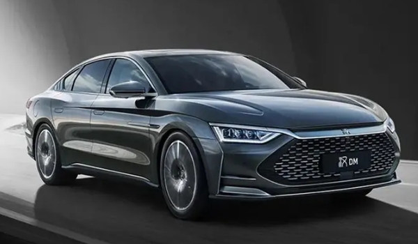 比亞迪漢和比亞迪e9哪個(gè)好，比亞迪漢配置更豪華（同價(jià)位下）