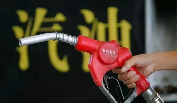 一升汽油等于多少斤 一升汽油1.5斤(不同標(biāo)號有細(xì)微差距)