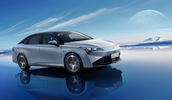 純電動(dòng)汽車哪個(gè)牌子質(zhì)量最好，特斯拉位居第一（比亞迪緊隨其后）