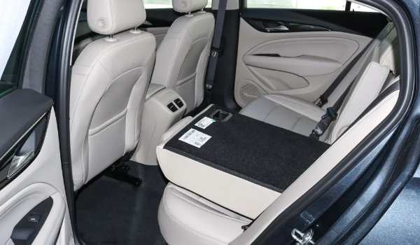 別克君威口碑怎么樣，底盤穩(wěn)重厚實（駕駛操控很棒）