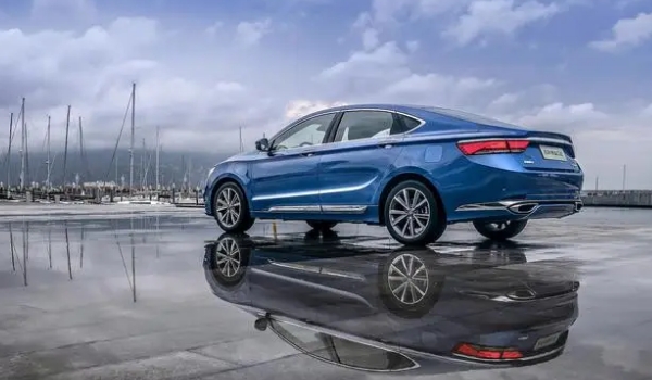 吉利博瑞油耗多少，實測油耗最低7L（搭載1.8T發(fā)動機）