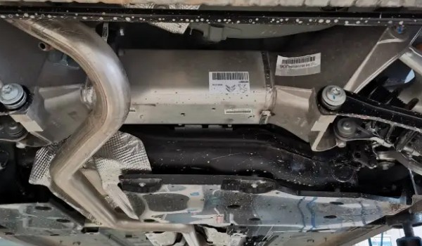 標(biāo)致508l怎么樣值得買嗎 動(dòng)力強(qiáng)勁(前后雙獨(dú)立懸架)