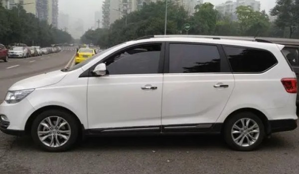 寶駿730油電混合動(dòng)力價(jià)格 寶駿730售價(jià)7萬(wàn)(沒(méi)有混動(dòng)車(chē)型)