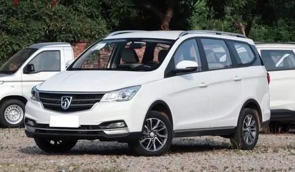 寶駿730油耗多少錢一公里，花費(fèi)大概7-9毛（百公里油耗實(shí)測(cè)7L起）