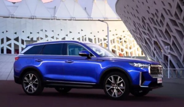 一汽奔騰t99怎么樣 車身長(zhǎng)達(dá)4.8米(百公里油耗10.5L)