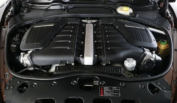 開賓利歐陸的都什么人，富豪很少親自上手開（有網(wǎng)紅和司機(jī)兩類）