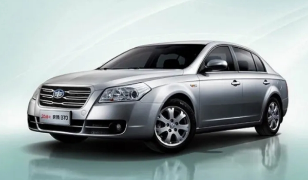 08老款奔騰b70油耗，實測百公里油耗8L（搭載2.0L和1.8T兩款發(fā)動機）