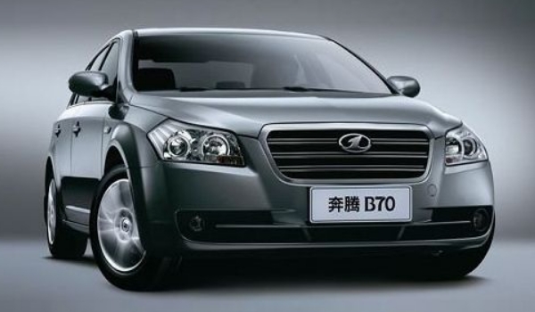 08老款奔騰b70油耗，實測百公里油耗8L（搭載2.0L和1.8T兩款發(fā)動機）