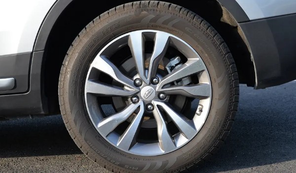 吉利博越X輪胎是什么牌子 固鉑和佳通輪胎(輪胎型號225/55 r19)