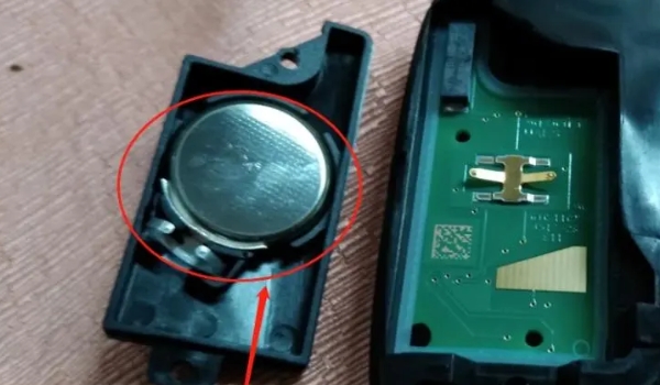 寶駿510鑰匙沒電了怎么打火啟動(dòng)，將鑰匙貼在一鍵啟動(dòng)按鈕上最快捷