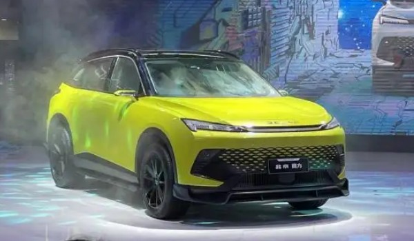 北京汽車魔方最新消息 新車售價(jià)10萬(wàn)一臺(tái)(搭載1.5T發(fā)動(dòng)機(jī))