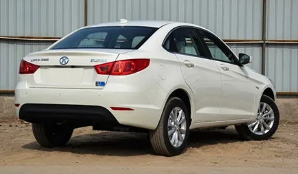 北汽新能源eu260價(jià)格 北汽eu260二手價(jià)3萬(新車已停產(chǎn))