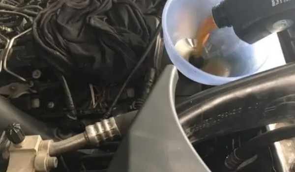 變速箱油多長時(shí)間換一次 每行駛6萬公里更換一次