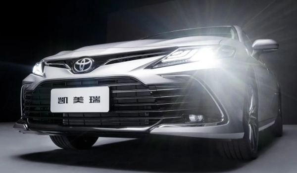 豐田凱美瑞2022新款圖片價格，最新2022款報價17萬起