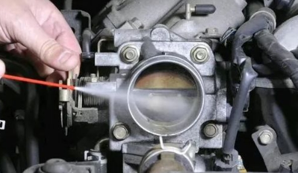 epc燈亮是什么故障，發(fā)動(dòng)機(jī)電子穩(wěn)定系統(tǒng)故障