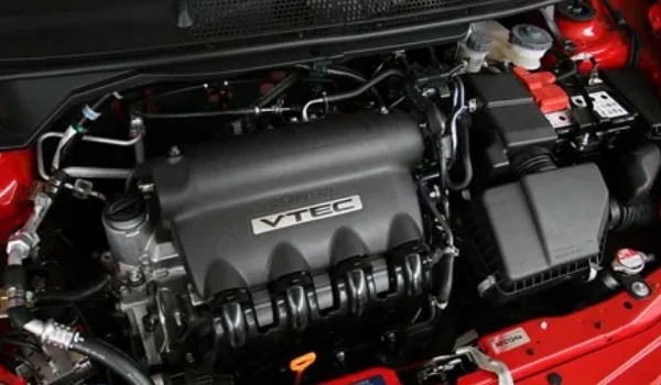 本田飛度的發(fā)動(dòng)機(jī)是地球夢(mèng)發(fā)動(dòng)機(jī)嗎 是地球夢(mèng)發(fā)動(dòng)機(jī)(1.5L發(fā)動(dòng)機(jī))