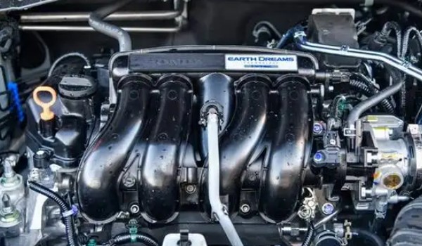 本田飛度的發(fā)動(dòng)機(jī)是地球夢(mèng)發(fā)動(dòng)機(jī)嗎 是地球夢(mèng)發(fā)動(dòng)機(jī)(1.5L發(fā)動(dòng)機(jī))