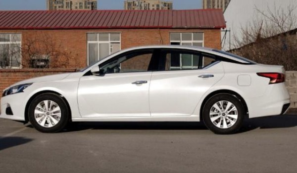 日產(chǎn)天籟的油耗多少錢(qián)一公里 油耗一公里7毛錢(qián)(百公里油耗8.6L)