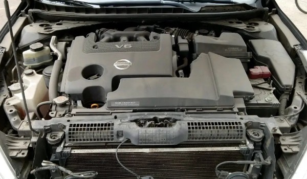 日產天籟發(fā)動機是進口的嗎 不是進口(日本和臺灣合資打造)