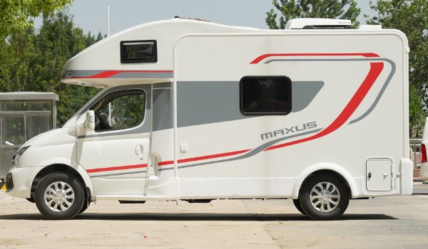 房車價格10萬一20萬 上汽大通v80售價19萬(采用六座設(shè)計)