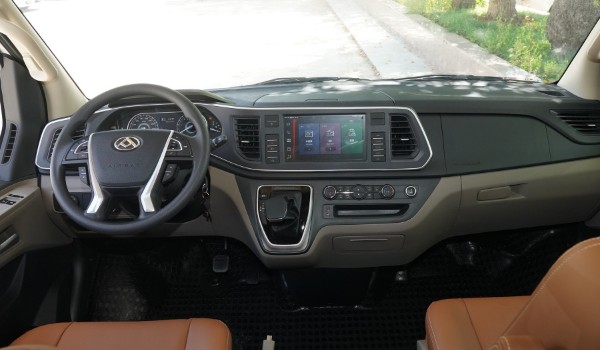 房車價格10萬一20萬 上汽大通v80售價19萬(采用六座設(shè)計)