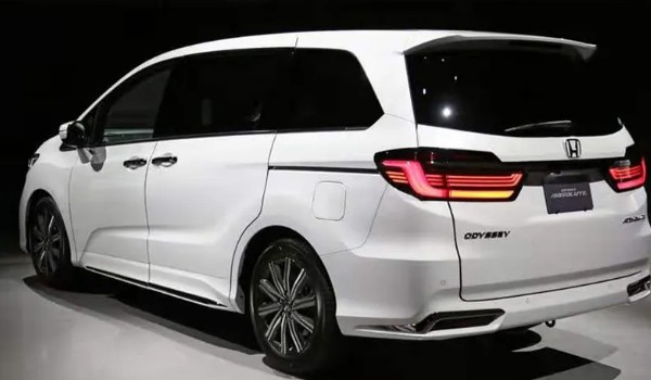 本田奧德賽2022款圖片報(bào)價(jià) 新車售價(jià)22萬一臺(二手價(jià)12萬)