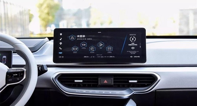 吉利電動(dòng)汽車5萬(wàn)左右，續(xù)航322km充電半小時(shí)