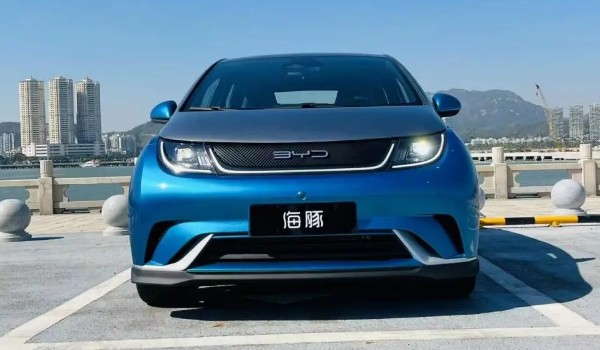 10萬(wàn)左右的新能源汽車(chē)推薦 海豚續(xù)航達(dá)401km(售價(jià)僅10萬(wàn)元)