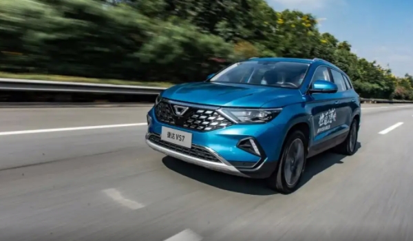 捷達(dá)suv新款vs7優(yōu)惠多少及車身尺寸 長(zhǎng)4624/款1841/高1624（沒(méi)有優(yōu)惠）