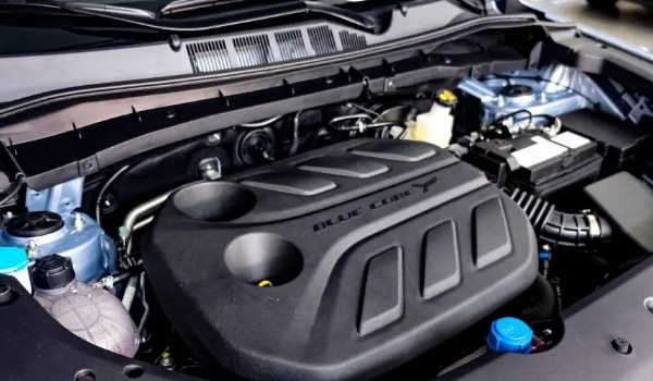 長(zhǎng)安歐尚x7plus2022款自動(dòng)擋，藍(lán)鯨版報(bào)價(jià)9萬(wàn)起（搭載1.5T+7DCT動(dòng)力）