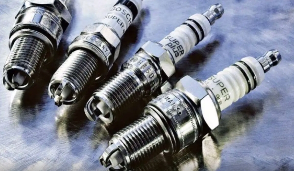 火花塞會影響動力和油耗嗎 對動力和油耗有影響（需定期進行更換）