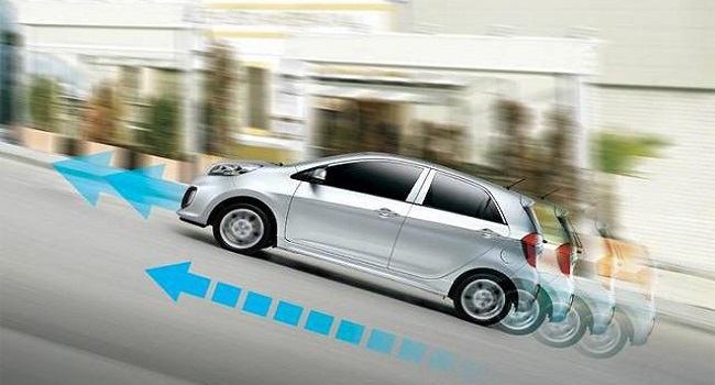 自動駐車功能怎么操作才是正確使用，避免溜車的危險和尷尬