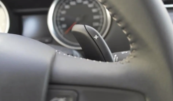 換擋撥片是干什么用的 切換機動車輛檔位使用（操作簡單）