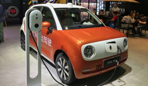 10萬(wàn)元內(nèi)最好電動(dòng)汽車，宏光MINIEV價(jià)格最低銷量最高