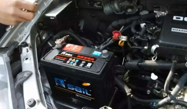 汽車蓄電池幾年換一次，新車保質(zhì)期三年或10萬多公里