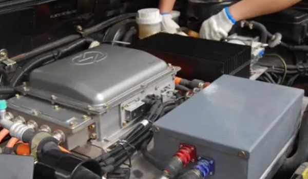 比亞迪換電池多少錢，差不多6萬(wàn)元左右