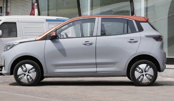 雷丁鋰電動(dòng)汽車價(jià)格 芒果新車售價(jià)2萬(wàn)(落地價(jià)3萬(wàn))