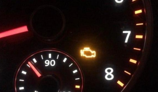 發(fā)動(dòng)機(jī)故障燈亮了還能開嗎，能開但是最好不要開