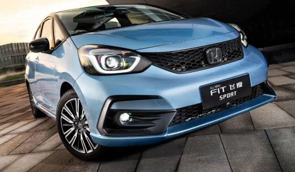 飛度汽車2022款自動(dòng)擋多少錢 2022款自動(dòng)擋售價(jià)8萬(落地10萬)